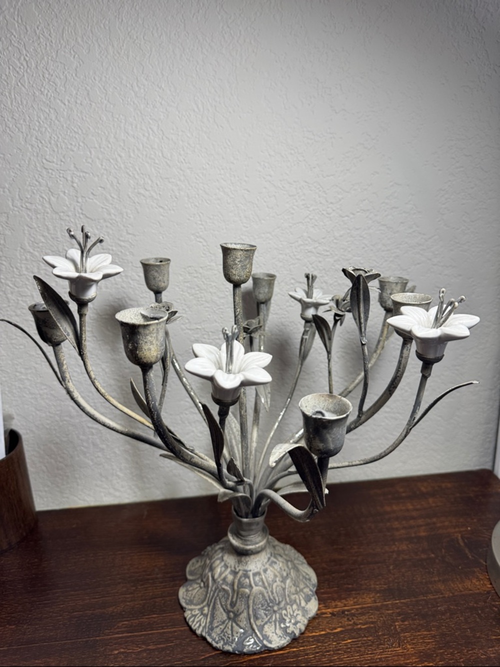 Antique French Metal Candelabra with Ceramic Flowers, 8-Arm Art Nouveau Style - Picture 4 of 10